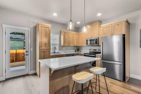 63290 NW Ski Ln, Bend, OR 97703