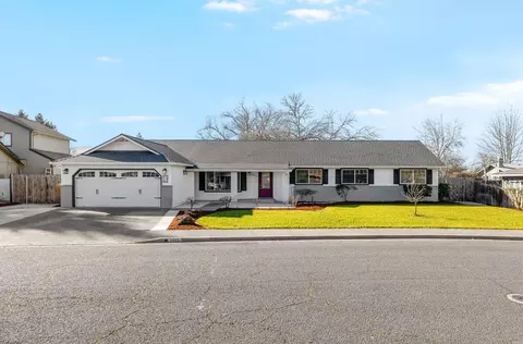 1855 Nancy Ave, Central Point, OR 97502