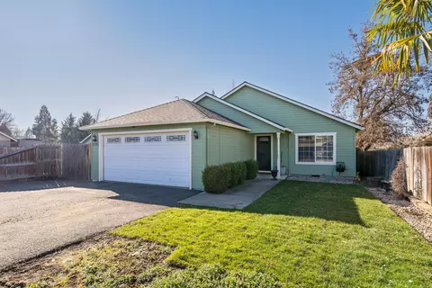 2727 Connell Ave, Medford, OR 97501