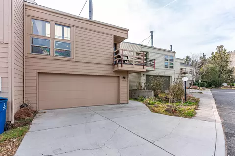 1959 NE Lotus Dr, Bend, OR 97701