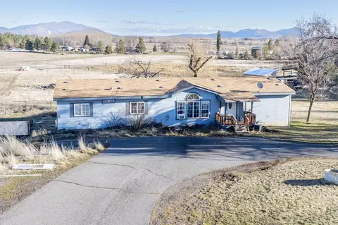 5309 Blue Mountain Dr, Klamath Falls, OR 97601