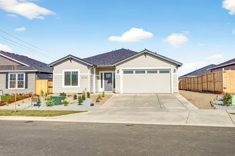 3723 Ford Dr, Medford, OR 97504