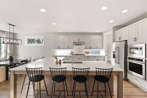 Kitchen - 60836 SW Headwaters Loop, Bend, OR 97702 photo 4 of 9