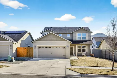 3232 Mccloud St, Medford, OR 97504