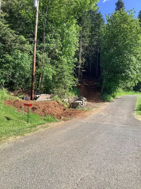 342 5th St, Glendale, OR 97442