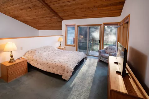 Bedroom - 55625 Big River Dr, Bend, OR 97707 photo 1 of 1