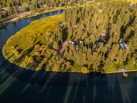 View/Area - 55625 Big River Dr, Bend, OR 97707 photo 2 of 5