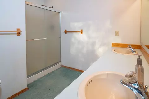 Bath - 55625 Big River Dr, Bend, OR 97707 photo 3 of 4