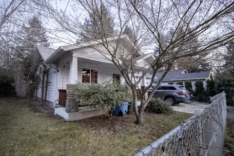 157 N Junction Ave, Cave Junction, OR 97523