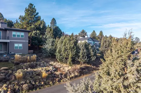 1238 NW Remarkable Dr, Bend, OR 97703
