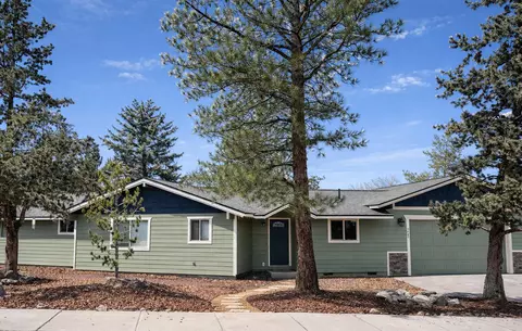 3487 SW Wickiup Ave, Redmond, OR 97756