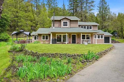 18781 Evans Creek Rd, Rogue River, OR 97537