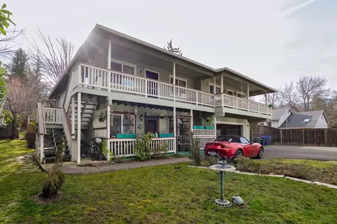 790 Park St, Ashland, OR 97520