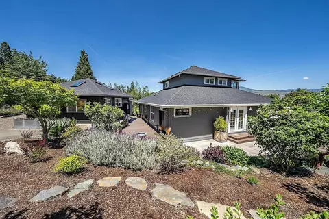 1595 Peachey Rd, Ashland, OR 97520