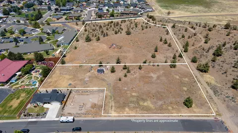 ne a street, Madras, OR 97741
