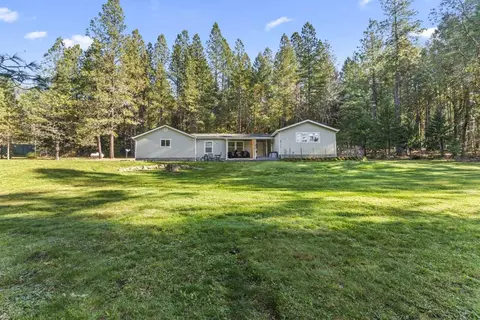 786 Placer Rd, Wolf Creek, OR 97497