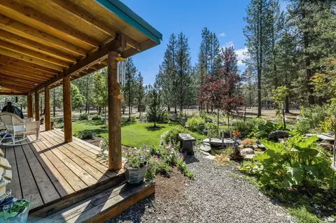 Exterior - 11963 Beechwood Dr, La Pine, OR 97739 photo 9 of 20