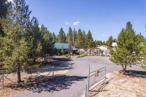 Exterior - 11963 Beechwood Dr, La Pine, OR 97739 photo 13 of 20