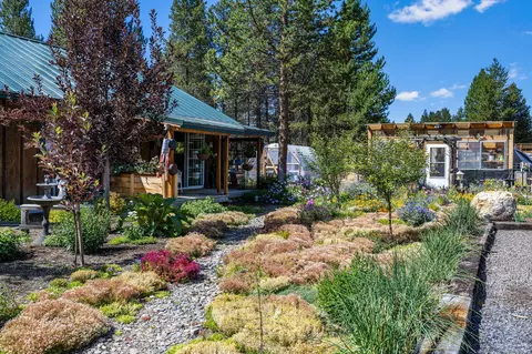 Exterior - 11963 Beechwood Dr, La Pine, OR 97739 photo 6 of 20
