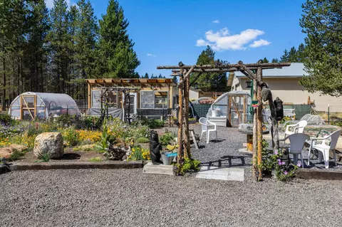 Exterior - 11963 Beechwood Dr, La Pine, OR 97739 photo 5 of 20