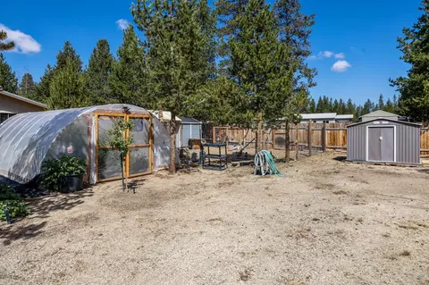 Exterior - 11963 Beechwood Dr, La Pine, OR 97739 photo 3 of 20