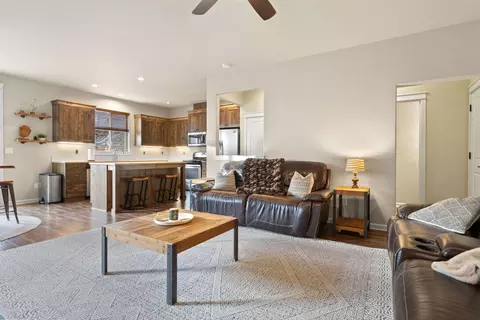63149 NE Hadley Pl, Bend, OR 97701 photo 7
