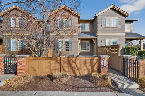 20972 NE High Desert Ln, Bend, OR 97701