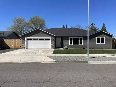 2963 Stonebrook Dr, Medford, OR 97504