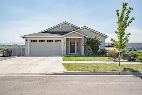 2008 Hondeleau Ln, Medford, OR 97504
