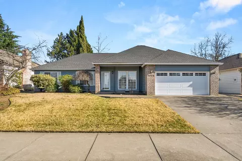 2368 Stonebrook Dr, Medford, OR 97504