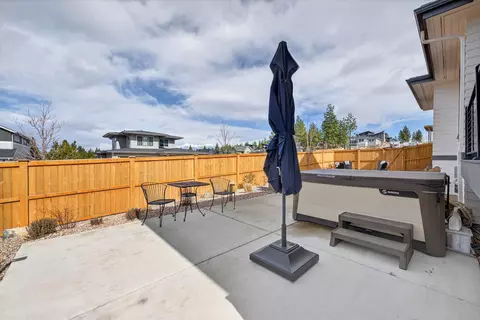Exterior - 62637 Mt Hood Dr, Bend, OR 97703 photo 7 of 15