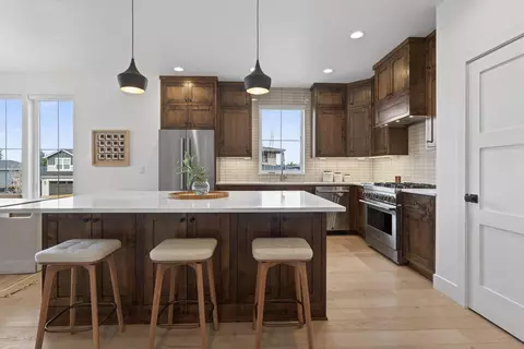 Kitchen - 62637 Mt Hood Dr, Bend, OR 97703 photo 3 of 4
