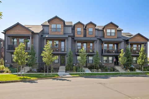 20551 Gloucester Ln, Bend, OR 97701