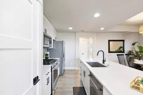 Kitchen - 20551 Gloucester Ln, Bend, OR 97701 photo 4 of 4