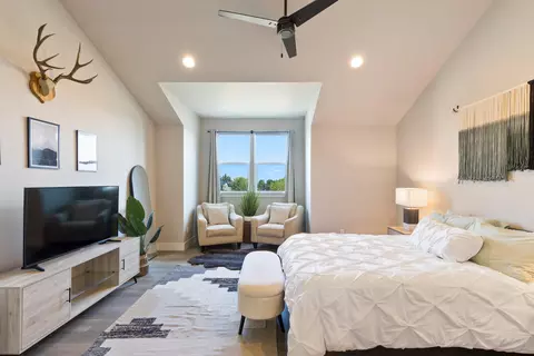 Bedroom - 20551 Gloucester Ln, Bend, OR 97701 photo 1 of 7