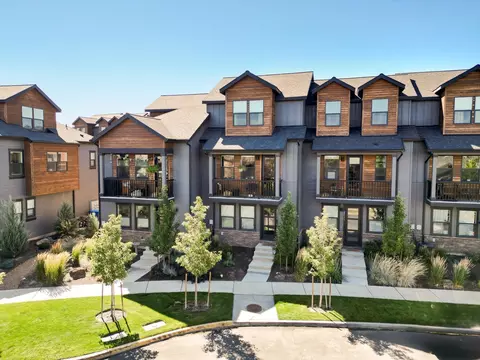 Exterior - 20551 Gloucester Ln, Bend, OR 97701 photo 3 of 3