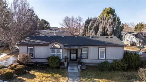 2380 SW Phlox Pond Dr, Redmond, OR 97756