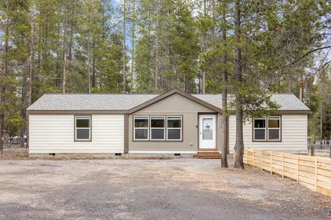 51974 Wickiup Ave, La Pine, OR 97739