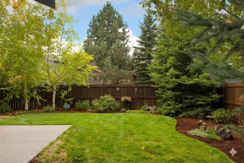Exterior - 20381 Aberdeen Dr, Bend, OR 97702 photo 6 of 7