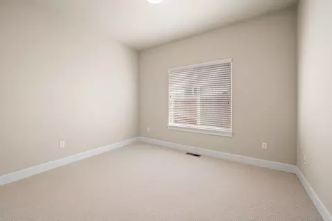 Bedroom - 20381 Aberdeen Dr, Bend, OR 97702 photo 5 of 6