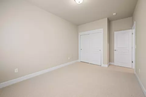 Bedroom - 20381 Aberdeen Dr, Bend, OR 97702 photo 3 of 6