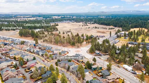 View/Area - 20381 Aberdeen Dr, Bend, OR 97702 photo 3 of 4