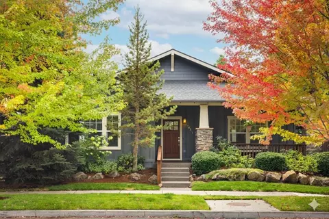 20381 Aberdeen Dr, Bend, OR 97702