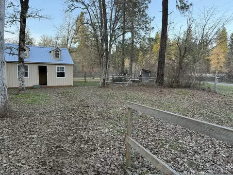 3759 Dick George Rd, Cave Junction, OR 97523 photo 2