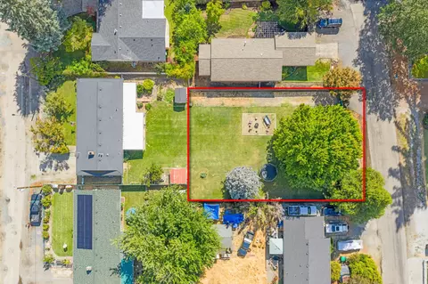 Kellogg Street, Gold Hill, OR 97525