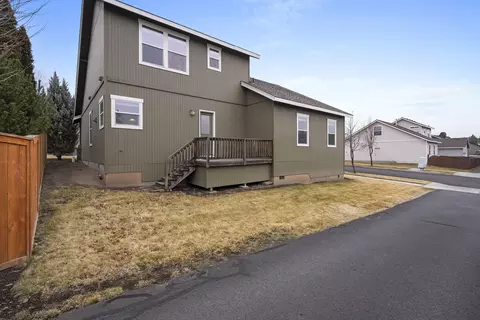 Exterior - 20702 Beaumont Dr, Bend, OR 97701 photo 1 of 5