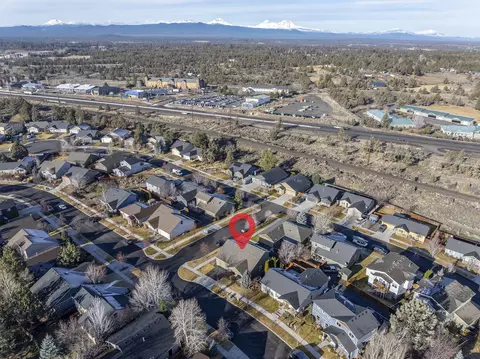 View/Area - 20702 Beaumont Dr, Bend, OR 97701 photo 11 of 13