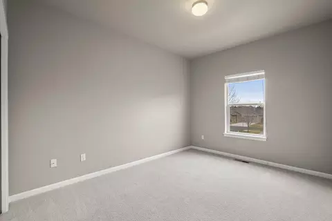 Bedroom - 20702 Beaumont Dr, Bend, OR 97701 photo 1 of 5