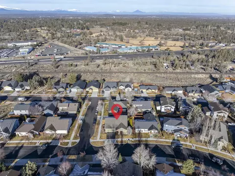 View/Area - 20702 Beaumont Dr, Bend, OR 97701 photo 9 of 13