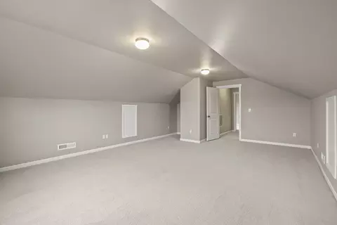 Bedroom - 20702 Beaumont Dr, Bend, OR 97701 photo 3 of 5